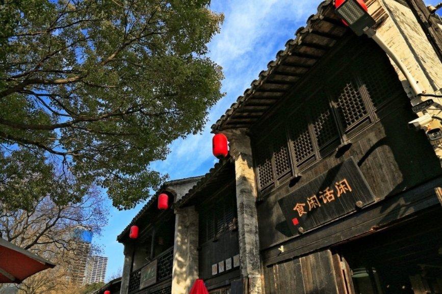 压制费玉清、周华健多年，史上唯一“三金歌王”，为何内地无人知